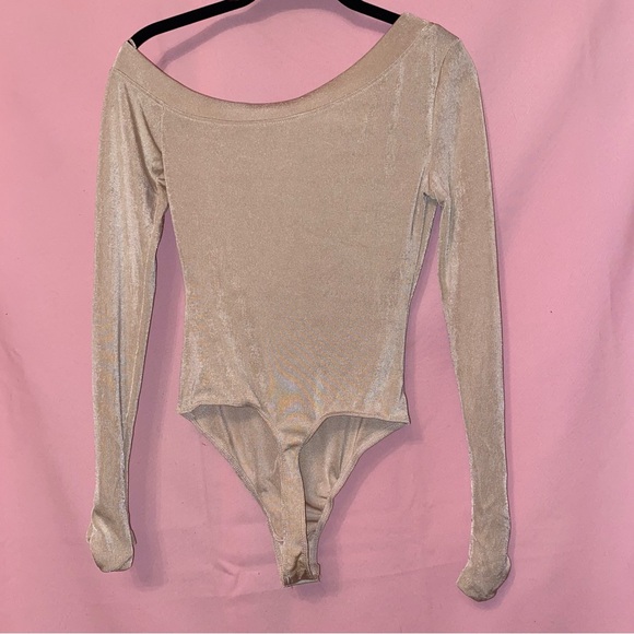 Taupe ‘Thats Hot’ Bodysuit Small Longsleeve White Cream Off Shoulder Free People - Picture 5 of 16